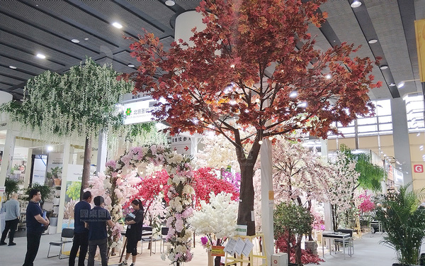 广交会摊位布置技巧：如何瞬间抓住观众眼球？